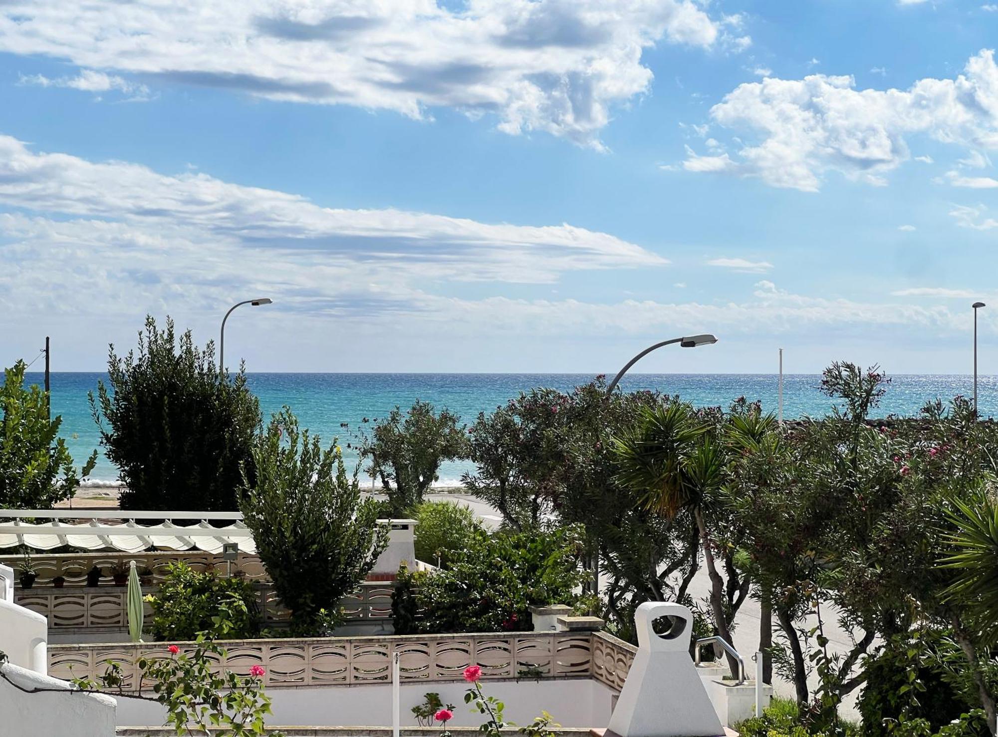 Espectacular Sunny House In The Beach Cunit Bagian luar foto